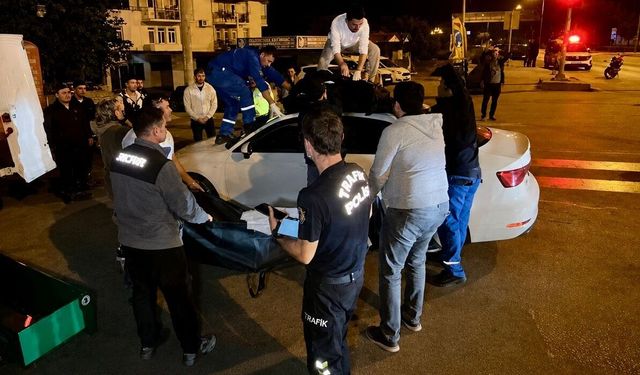 Otomobil motosiklete çarptı: 1 ölü, 3 yaralı