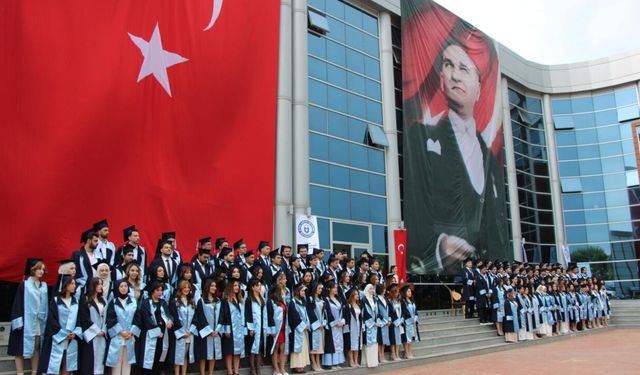 ADÜ’de mezuniyet heyecanı: Veteriner hekimler yeminle göreve hazır