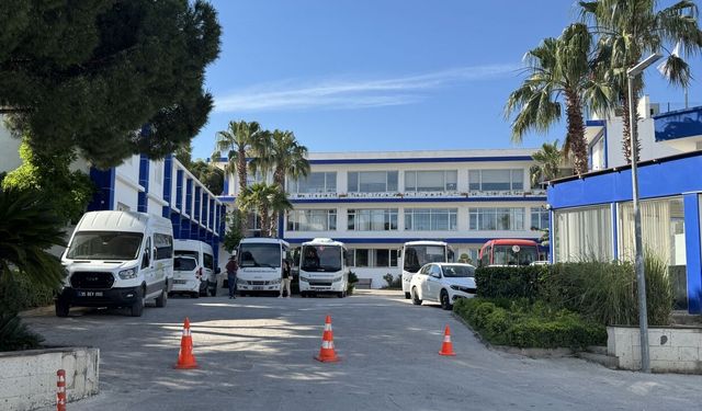 Güzelbahçe Belediyesine şafak operasyonu: 5 gözaltı