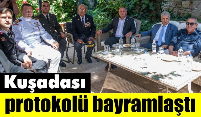 Kuşadası’nda geleneksel bayramlaşma töreni