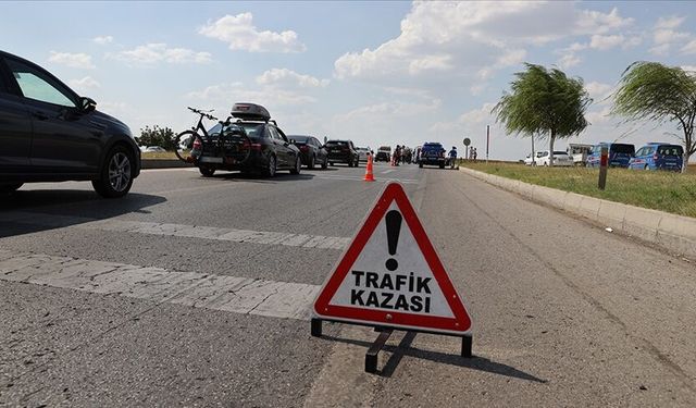 4 aracın karıştığı kazada 4 kişi öldü, 11 kişi yaralandı