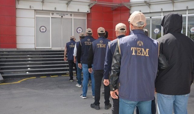17 ilde dev FETÖ operasyonu: 23 gözaltı