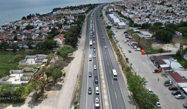 Yollarda bayram tatilinden dönüş yoğunluğu başladı