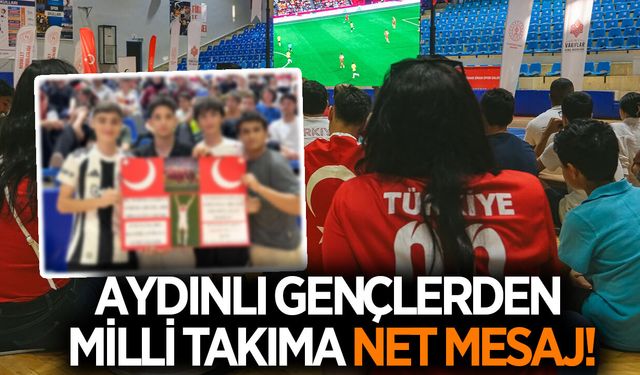 Aydınlı gençlerden Milli maçta anlamlı pankart: "Bayrağı taşıyan yorulmaz!"