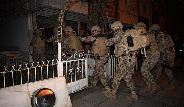 Emniyet ve jandarmadan ortak operasyon: 233 şüpheli yakalandı