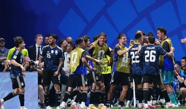 Arjantin'den müthiş geri dönüş: İngiltere'yi yıkıp Dünya Kupası'nda finale yükseldi
