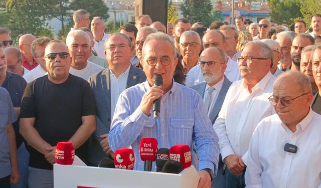 Yeni Parti binasının açılışında Tezcan'ın dili sürçtü