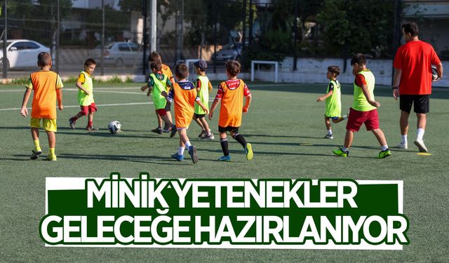 Efeler'de minik yetenekler geleceğe hazırlanıyor