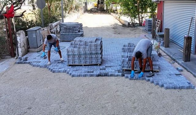 Efeler’de öğrenciler için önemli adım: Okul yolu yenileniyor