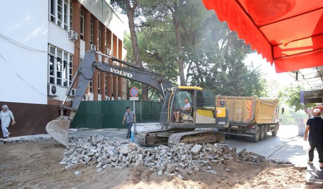 Efeler’de ulaşım için yeni adım: O sokakta çalışmalar başladı
