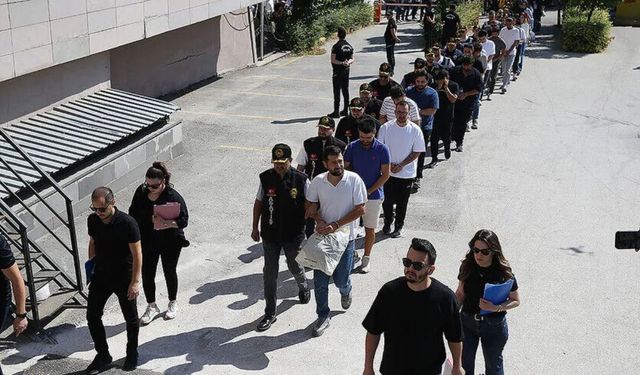 “İnternet altyapısı değişiyor” yalanıyla milyonluk vurgun! 53 kişi tutuklandı