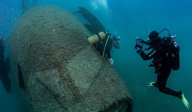 Kruvaziyer turistleri Kuşadası'nın su altı güzelliklerini de keşfediyor