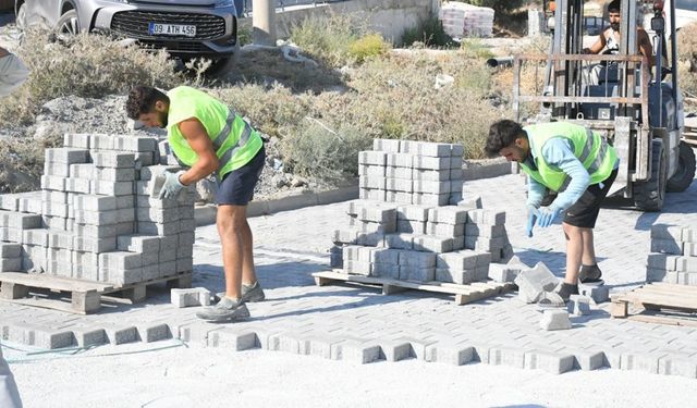 Kuşadası Değirmendere’de 6 bin metrekarelik yol çalışması başladı