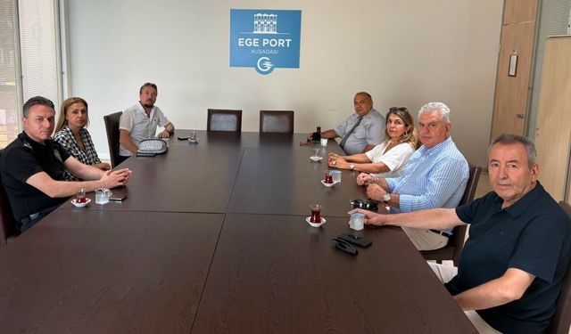 Kuşadası Limanı’nda indi-bindi krizi! Turizmciler yeni uygulamaya karşı çıktı