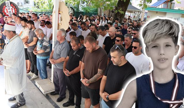 Söke İdman Yurdu'nun minik futbolcusu Mithat Özgür son yolculuğuna uğurlandı