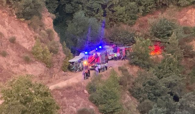 Tarım işçilerini taşıyan minibüs kaza yaptı: 1 ölü, 8 yaralı
