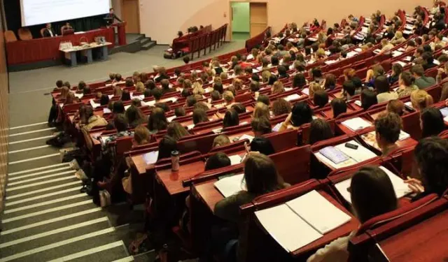 2026-2027 üniversite akademik takvimi! Devlet ve vakıf üniversiteleri ne zaman ders başı yapacak?