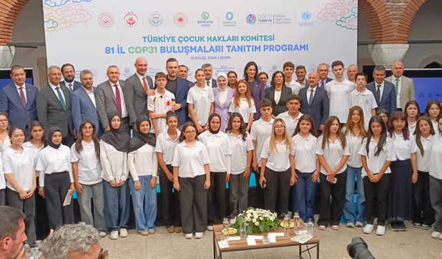 Bakan Göktaş, Aydın'da sıfır atık ve iklim için çocuklarla bir araya geldi