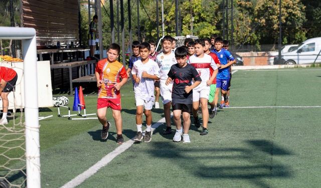 Efeler’de geleceğin yıldızları için ilk adım atıldı