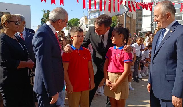 Aydın’da Eğitim Öğretim yılı çelenk töreniyle başladı
