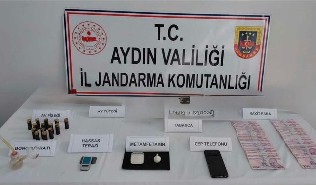 Kuşadası’nda jandarmadan kritik operasyon! Adresten çıkanlar dikkat çekti