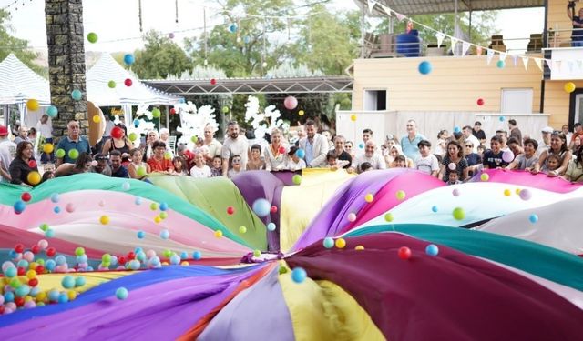 Lunapark atmosferinde robotlu eğlence
