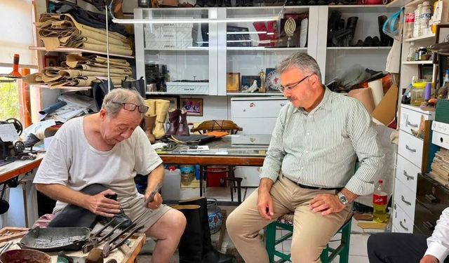 AK Partili Özmen Kuşadası’nda sahaya indi!
