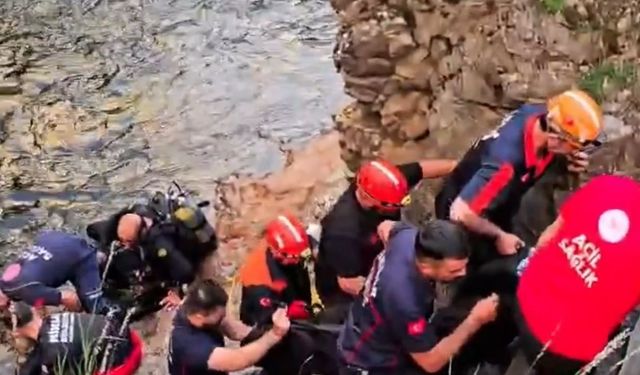 Şelalede korkunç olay! 2 kardeş can verdi
