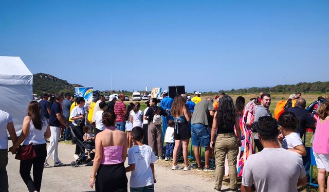 Aydın’dan Selçuk’a havacılık çıkarması: THK Aydın Şubesi festivalde yerini aldı