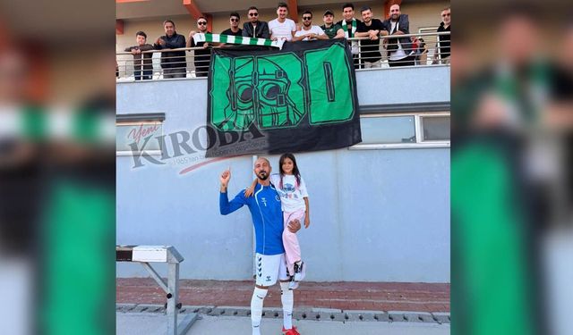 ADÜ'lü Bursasporlular eski kaptanları Ahmet İlhan Özek'i unutmadı