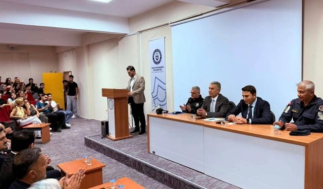 Buharkent’te akademik buluşma