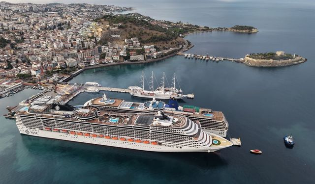 Kuşadası’na turist akını! 4 gemiyle 6 bin kişi geldi
