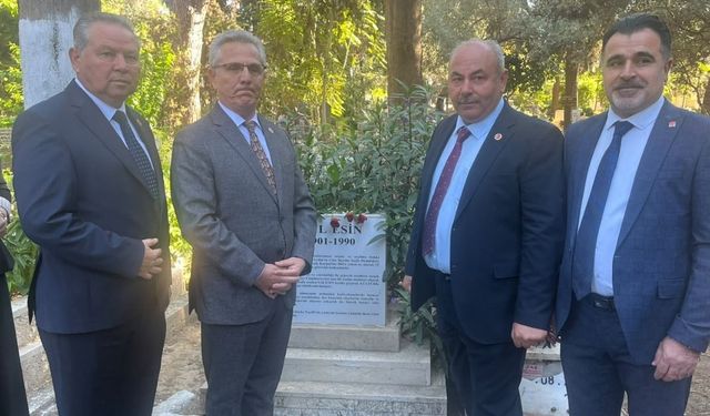 Nazilli'de Muhtarlar Günü kutlandı: Gül Esin kabri başında anıldı