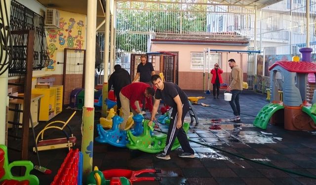 Nazilli’de örnek dayanışma: Bu kez babalar kolları sıvadı