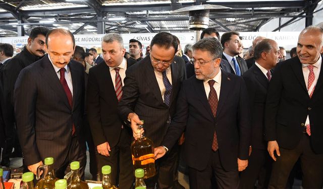 Aydın’ın inciri ve zeytinyağı Bakan Yumaklı’nın karşısına çıktı!