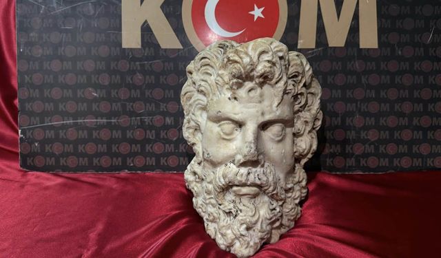 Zeus'un başını çaldılar! Yakayı İzmir'de ele verdiler