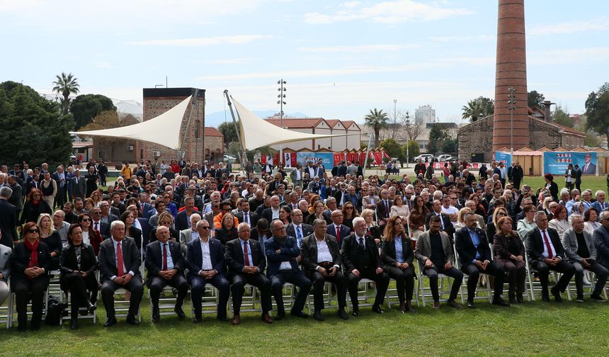 CHP, İzmir'deki milletvekili aday adaylarını tanıttı