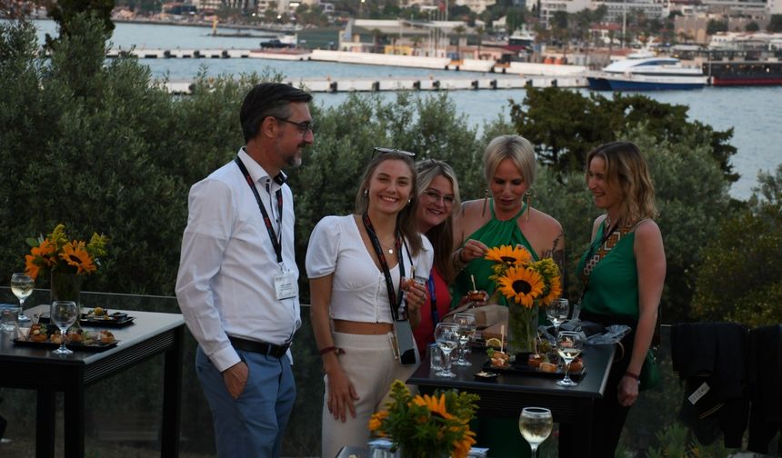 Kuşadası Belediyesi Almanya’nın turizm devlerine kenti tanıttı