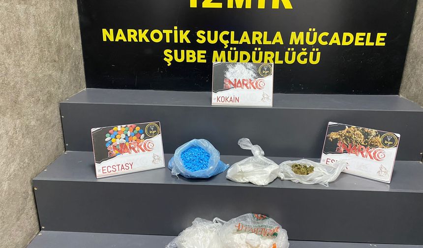 Durdurulan otomobilde 1,8 kilo kokain ele geçirildi