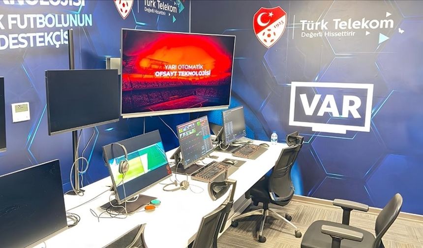 Fenerbahçe ve Galatasaray maçlarındaki penaltı kararlarının VAR kayıtları yayınlandı