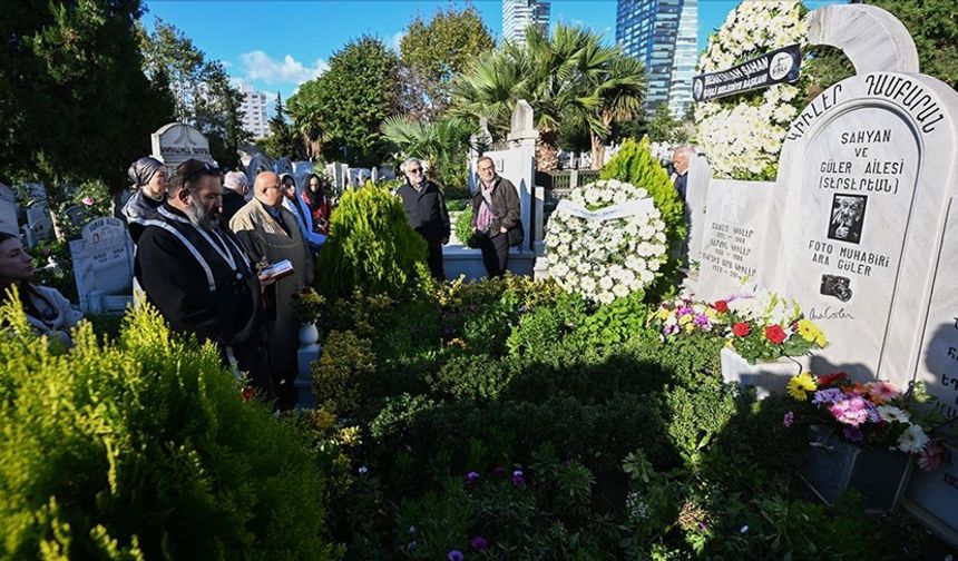 Duayen foto muhabiri Ara Güler mezarı başında anıldı