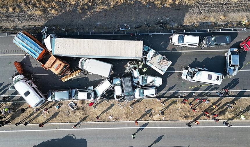 Türkiye'de geçen yıl 1 milyon 444 bin 27 trafik kazası meydana geldi