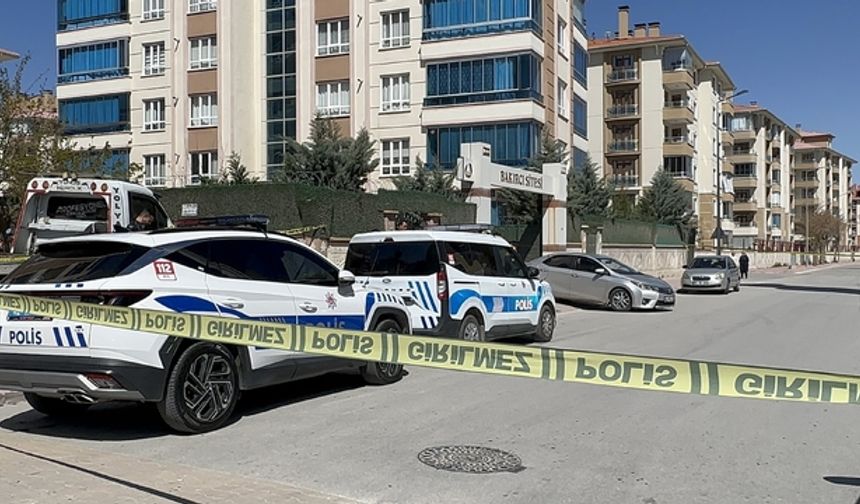 Eşini bıçakla yaralayan koca kendisine de zarar verdi