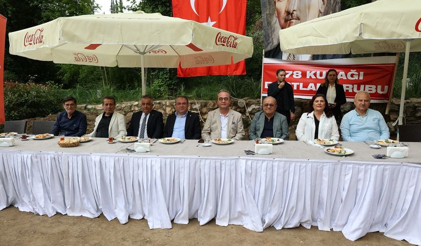 Aydın’da ‘78 Kuşağı Dostlar Grubu’ kahvaltıda buluştu