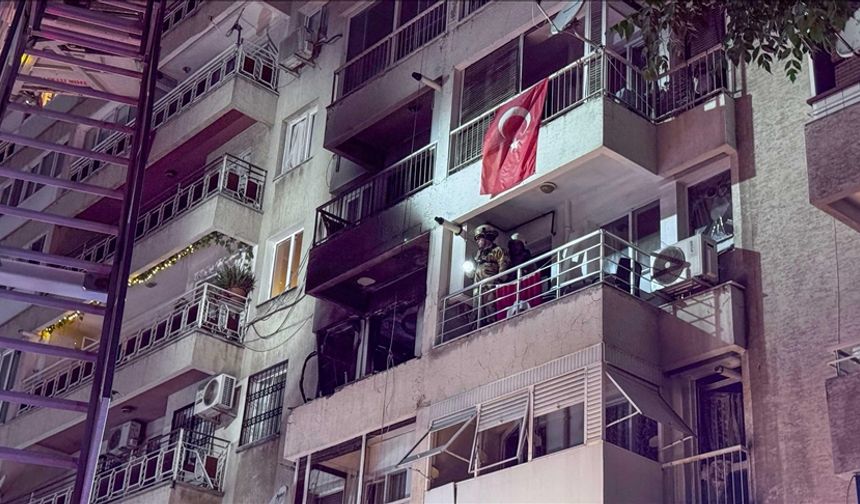 Apartman dairesinde meydana gelen patlamada 4 kişi yaralandı