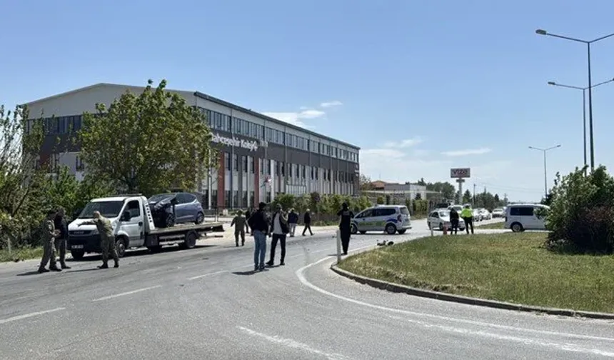 Askeri araç ile otomobil çarpıştı: 4 yaralı