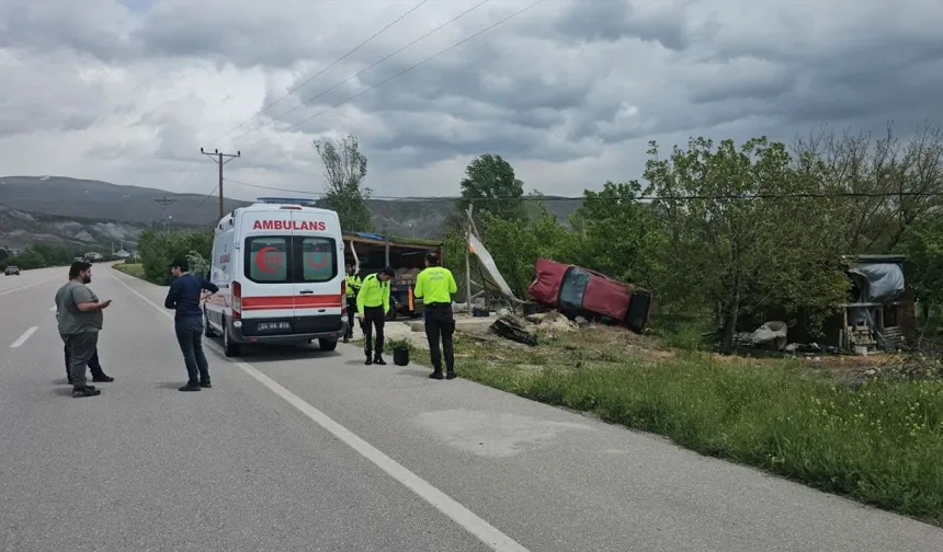 Bahçeye devrilen otomobilin sürücüsü ağır yaralandı