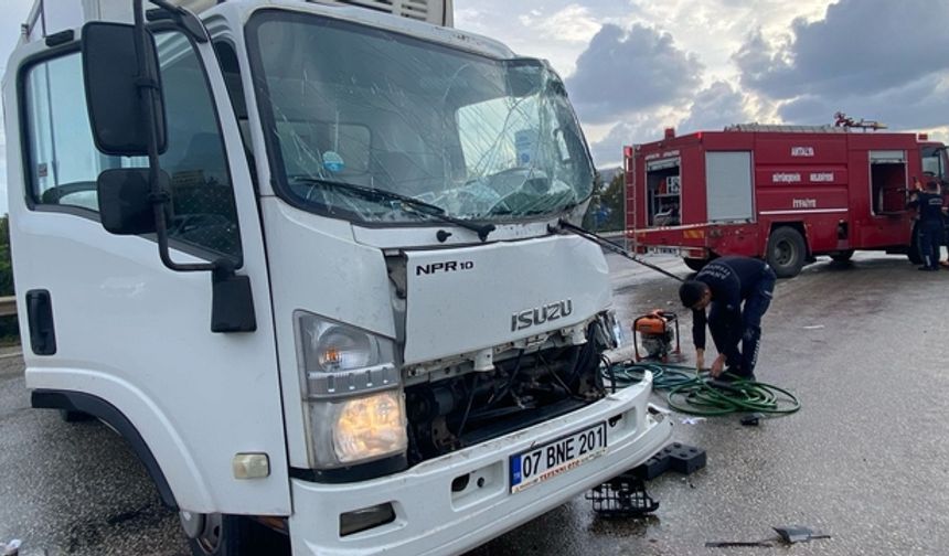 3 aracın karıştığı zincirleme trafik kazasında 1 kişi yaralandı