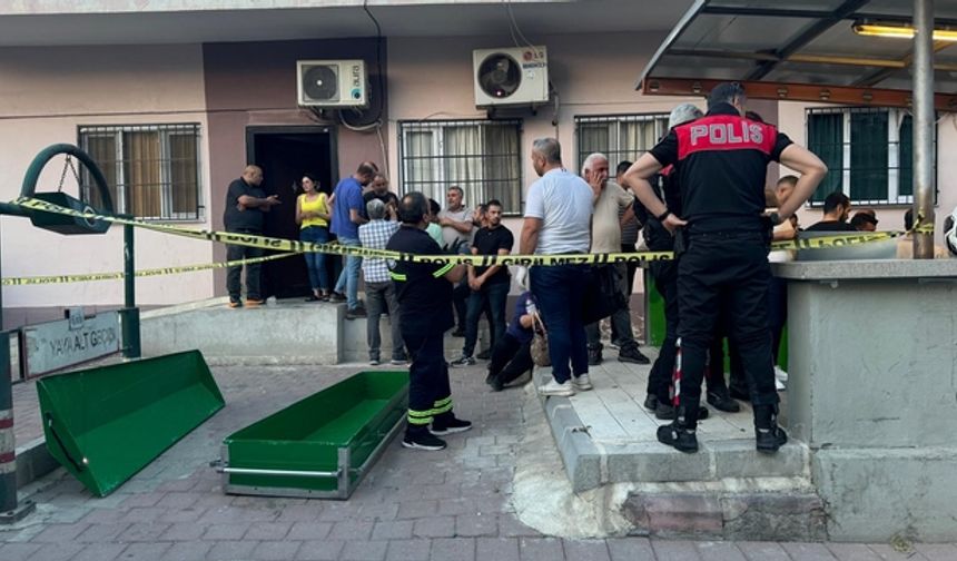 Boşandığı eşini silahla öldürdü