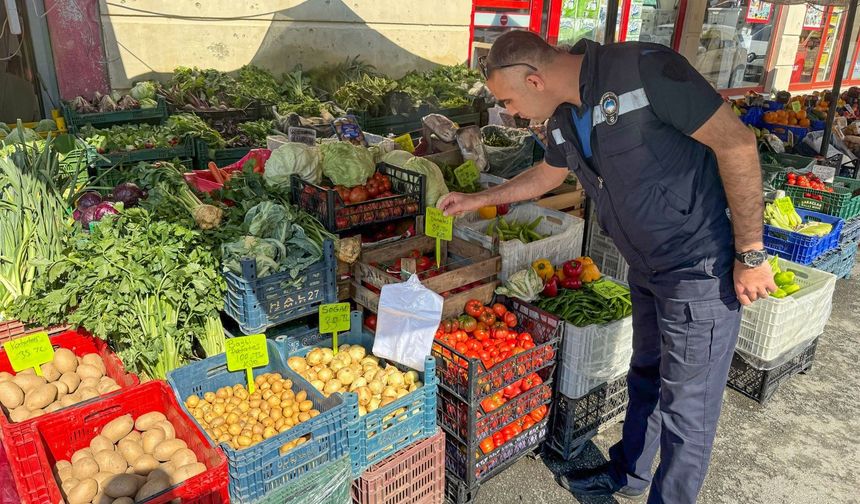 Efeler’de manavlara etiket denetimi